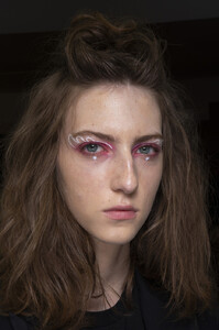 312518879_AnnaSuiSpring2020BackstageJo4Fe4FM4Lhx.thumb.jpg.d1c21d9948f0b91225c81e8d7b1e3421.jpg