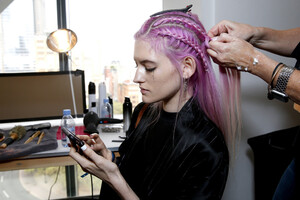 324856577_LovePrettyBackstageSeptember2019NewYorkeoTP53VW-olx.thumb.jpg.734533eb04883d13eda13ab9540d5257.jpg