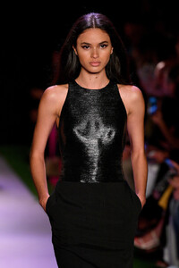 338116691_BrandonMaxwellRunwaySeptember2019NewIQBgmfJAuSmx.thumb.jpg.50156a835afdc7c2c5fc6f7f8356ebd0.jpg