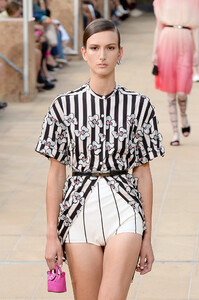 343739825_LongchampRunwaySeptember2019NewYorkFashionp54w1vx5K7kx.thumb.jpg.03c4de264ea3490a10561dbee2ac67c9.jpg