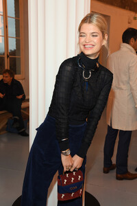 Pixie+Geldof+Chloe+Front+Row+Paris+Fashion+VU32v_fgvT5x.jpg