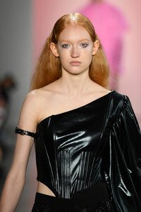 348053970_LovePrettyRunwaySeptember2019NewYorkdbo8Ba_yiyRx.thumb.jpg.98fd4c4cf4a1b2e888db57217e1da190.jpg