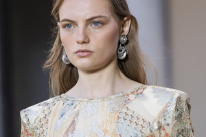 357855869_EtroSpring2020DetailsdtOnVy78Y2hx.thumb.jpg.d56cab8e9df9e77709bccb1666d7ece2.jpg