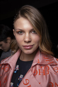 369891066_BibhuMohapatraSpring2020Backstageu6_8b-CVSF_x.thumb.jpg.99cd465d0033024fa92042f4d75f8b87.jpg