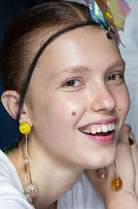 377290412_UllaJohnsonSpring2020BackstageIGZOwkAz8WNx.thumb.jpg.065cc9bffe9c5f3b59ead1e82d902bbb.jpg