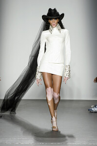 Winnie+Harlow+Laquan+Smith+Runway+September+0MPSbREap9Cx.jpg