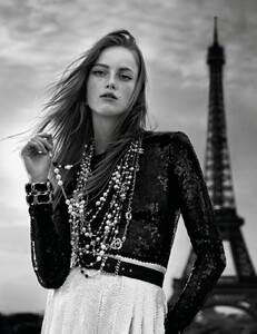 Vogue Paris September 2019 12.jpg