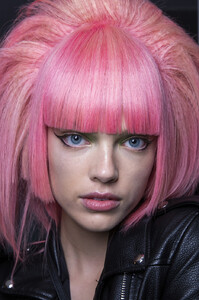 396181604_JeremyScottSpring2020BackstageeDHoHT3xgs0x.thumb.jpg.20fe3f2f1cebf813cff7e4e9d22805ee.jpg