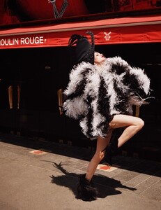 Vogue Paris September 2019 10.jpg