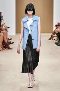 Sofia Steinberg Tod´s Spring 2020 RTW MFW 1.jpg