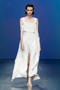 Sofia Steinberg Hugo Boss Spring 2020 RTW MFW 3.jpg