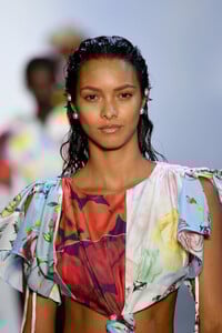 406675731_PrabalGurungRunwaySeptember2019NewYorkM3oaG1pIPdkx.thumb.jpg.8502b019455d3feff252a7cd7bea2d66.jpg