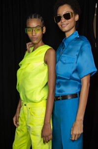409574541_HelmutLangSpring2020BackstageDMTdbFuylM8x(1).thumb.jpg.9861646614b81de77022107da1cc5571.jpg
