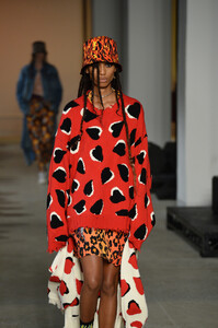 410892790_R13RunwaySeptember2019NewYorkFashionm8YqQW_v67ix.thumb.jpg.1ebebd10fb555ab6dd5d76c2dbea0b25.jpg