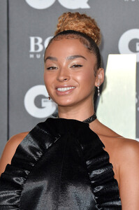 Ella+Eyre+GQ+Men+Year+Awards+2019+Red+Carpet+SMUK_37Anf3x.jpg