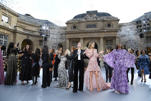 Liya+Kebede+Le+Defile+L+Oreal+Paris+Runway+o0BoZD_s6pKx.jpg