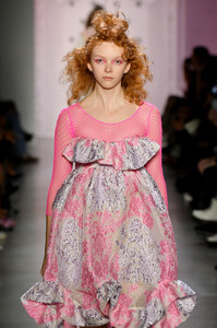 432052342_AnnaSuiRunwaySeptember2019NewYorkFashionbC8CqGwiV4qx.thumb.jpg.9afe4d452339c0458b164665f7256df2.jpg