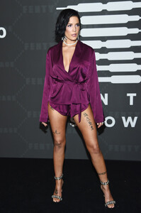 Halsey+Savage+X+Fenty+Show+Presented+Amazon+P4bEJS5AW_2x.jpg