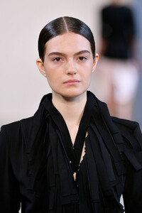 454850017_BevzaRunwaySeptember2019NewYorkFashiongTLX_hZR17Nx.thumb.jpg.e24ce8adfe561d6a361060c86cf623ce.jpg