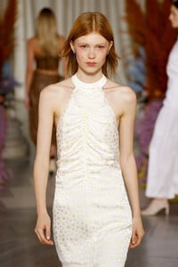 463349326_StaudRunwaySeptember2019NewYorkFashionCQpriqhgp3yx.thumb.jpg.e27350b56d3cf78f79fbcbd6ef965377.jpg