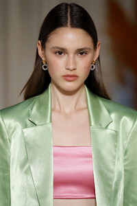 495331807_StaudRunwaySeptember2019NewYorkFashionwGOa7N_I4L3x.thumb.jpg.c160449a899e4d58191814d191710b73.jpg