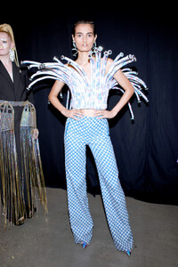 500569187_AreaBackstageSeptember2019NewYorkFashion22q64En3WlRx.thumb.jpg.dffa87bd3cc695ab6158413ae305ed85.jpg