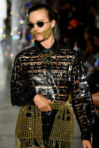 503344602_AreaRunwaySeptember2019NewYorkFashionvyJDyIcn828x.thumb.jpg.7ad6473285fb75e9cb674a0bd72ef679.jpg