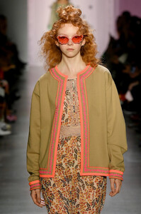 50881388_AnnaSuiRunwaySeptember2019NewYorkFashionDSbUze9m4rmx.thumb.jpg.4cb2db10f94ead6117fb21fe51a82a91.jpg