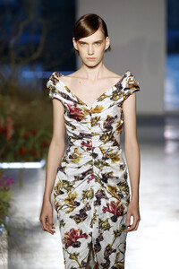 512990113_JasonWuCollectionRunwaySeptember20195-sD2XBQwUbx.thumb.jpg.da80f274dcf809f38113580161fce3bb.jpg