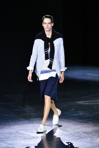 528101274_RagBoneRunwaySeptember2019NewYorkFashionjKQ1q36eERPx.thumb.jpg.f5d9526722918f959758d85728ab85cf.jpg