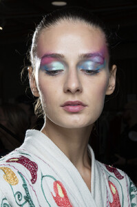 529103652_ChristianSirianoSpring2020BackstagekargsvUWGncx.thumb.jpg.0d1deee19f9adc8ce8650e4aa0933142.jpg