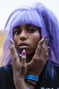 536574642_JeremyScottSpring2020BackstageQMvBQ8yo2Bdx.thumb.jpg.3c1db32c4566f663fd801f3d1d4e0804.jpg