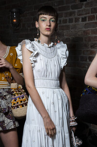 546623652_UllaJohnsonSpring2020Backstage8URahNLgkhpx.thumb.jpg.4943f19b6610519134e822f995a53fdd.jpg