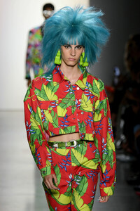 550415284_JeremyScottRunwaySeptember2019NewYorkvjmYNyv52Dhx.thumb.jpg.58acd6198cd293619f07bf5b311682df.jpg