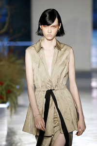 551749137_JasonWuCollectionRunwaySeptember2019fMXK3LoPD1ex.thumb.jpg.9577f4893cb95ae9a4c9078134fbb92d.jpg