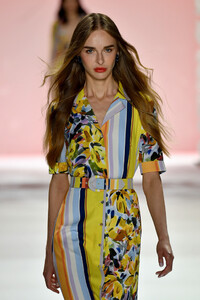 564746039_BadgleyMischkaRunwaySeptember2019New6cdyJ7IczDSx.thumb.jpg.be13bdfcbe874f8ad955a9dcb73d3877.jpg