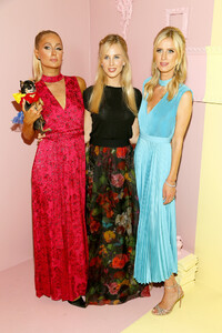 Nicky+Hilton+Rothschild+Alice+Olivia+Stacey+_qtTjqE6q7vx.jpg