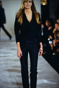 589062355_marc-jacobs-fw-1995-niki-taylor(1).thumb.jpg.d5ae2c43361c57eed04c88a18a89dada.jpg