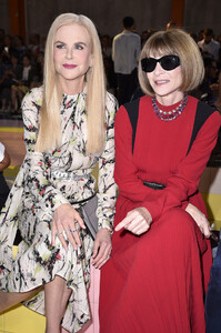 Anna+Wintour+Prada+Spring+Summer+2020+Womenswear+PHAJJJgpmyKx.jpg