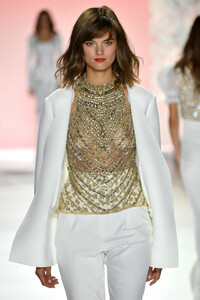 603549979_BadgleyMischkaRunwaySeptember2019Newn_QyLRFzRXhx.thumb.jpg.0dcca49353e8aebf31dd06b75984fe52.jpg