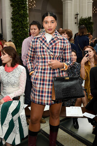 Hannah+Bronfman+Tory+Burch+NYFW+SS20+Backstage+C-r5vtydZ4lx.jpg