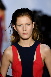 609036225_PrabalGurungRunwaySeptember2019NewYorkYRbIFKCxC8Zx.thumb.jpg.38da5874805a0f9f3450105fd8240015.jpg