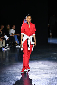 640425149_RagBoneRunwaySeptember2019NewYorkFashionOgePa5Jr8xGx.thumb.jpg.55986dc9e1cd3ac75a637396dbe2e5e4.jpg