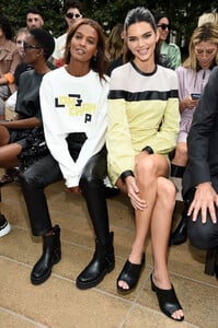 Liya+Kebede+Longchamp+SS20+Runway+Show+Front+YmLlGmwW6lax.jpg