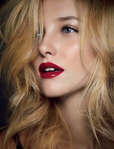 655267867_EmilyvanRaay_votrebeautdec133.thumb.jpg.d2c28cc0bf66bb8d0dbb2778f9f4be00.jpg
