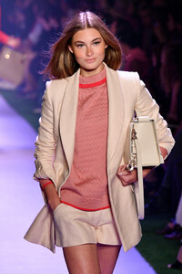 666101581_BrandonMaxwellRunwaySeptember2019NewK2NGhHmLzWVx.thumb.jpg.7317f928ad22962ffd4ab0b4da3bca58.jpg