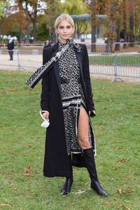 Caroline+Daur+Elie+Saab+Front+Row+Paris+Fashion+r8_NdN3JGHzx.jpg