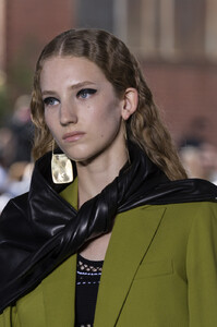 669988828_3.1PhillipLimSpring2020Detailsrh_DIYtaORox.thumb.jpg.f48c1a0e8e49c198f00dd6f42f85c1c6.jpg