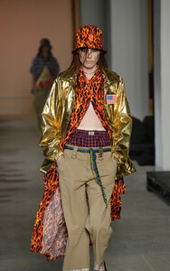 671122805_R13RunwaySeptember2019NewYorkFashionvFBWktBqsncx.thumb.jpg.1cc7b7440ec0e2b4e293164ed523b966.jpg