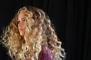 672485609_TRESemmexOscardelaRentaNYFWko08a9tSp_Sx.thumb.jpg.e8e0e3140f8461b1c78be7ad4a7de3cb.jpg